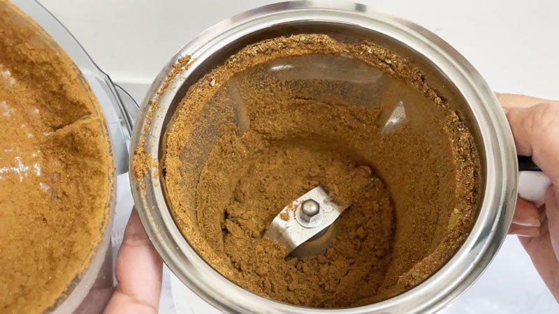 sujata mixer grinder review- garam masala ground using Sujata Dynamix.