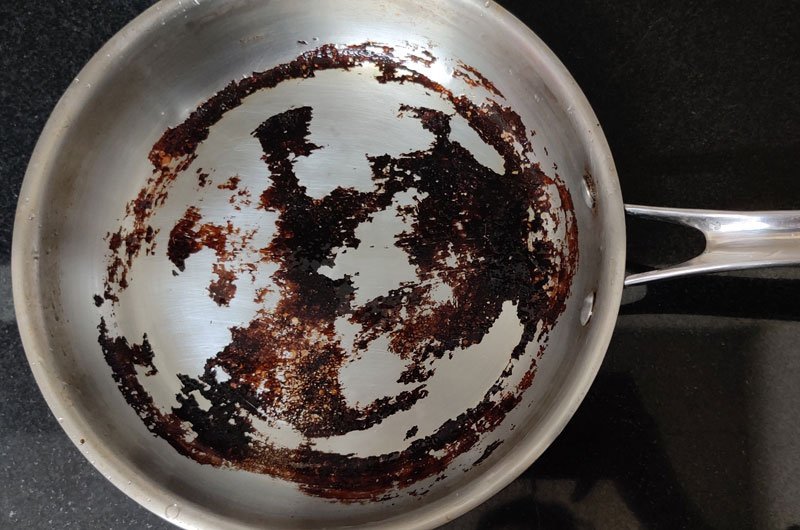 how to clean burnt utensil- baking powder and aluminium foil