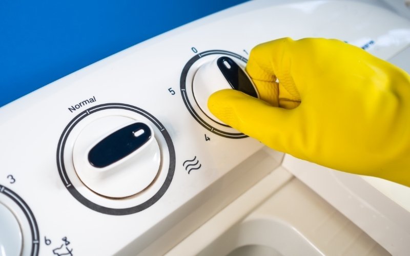semi-automatic vs fully automatic top load washing machines- controls of a semi- automatic washing machine