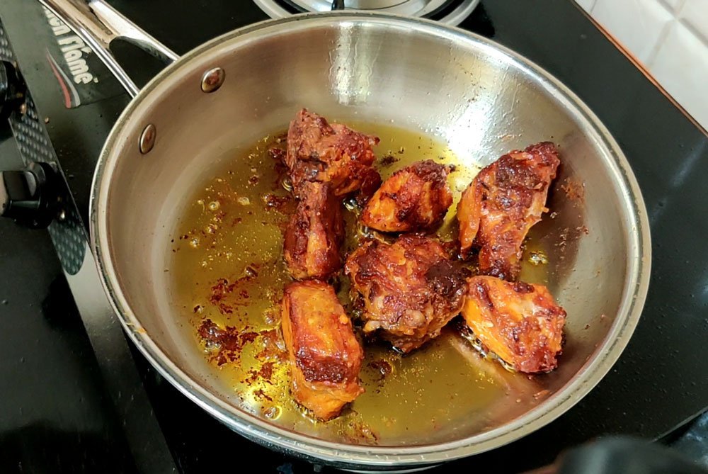 chicken fried in stahl cookware was evenly brown and well cooked.