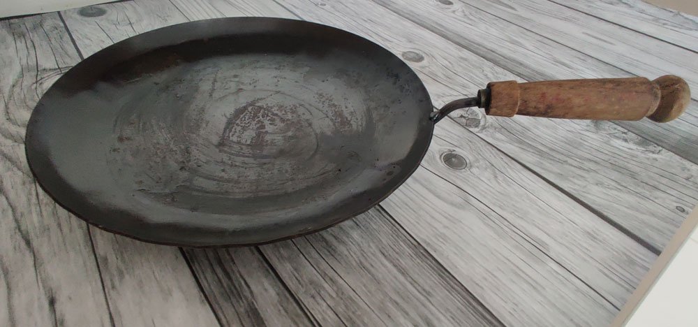 cast iron vs iron cookware