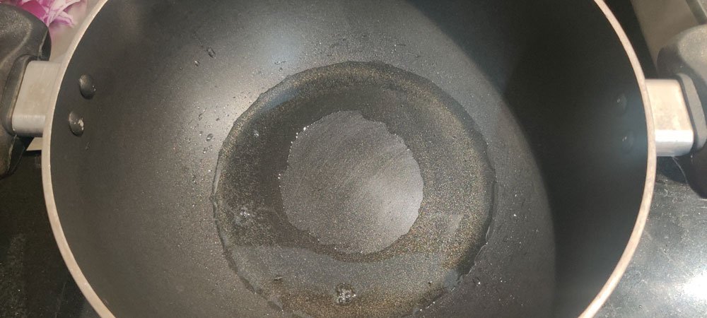 What Causes a Pan to Warp, How to Fix a Warped Pan