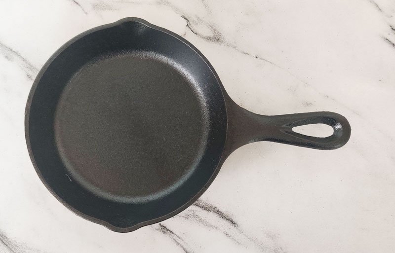 Lodge cast iron skillet