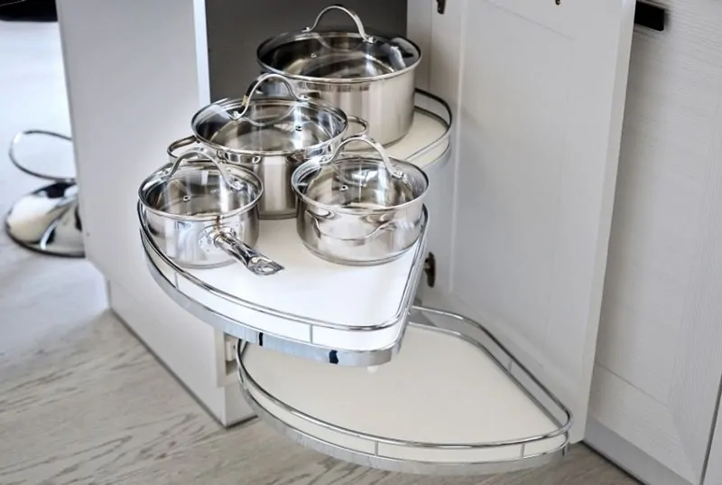 maximize corner space