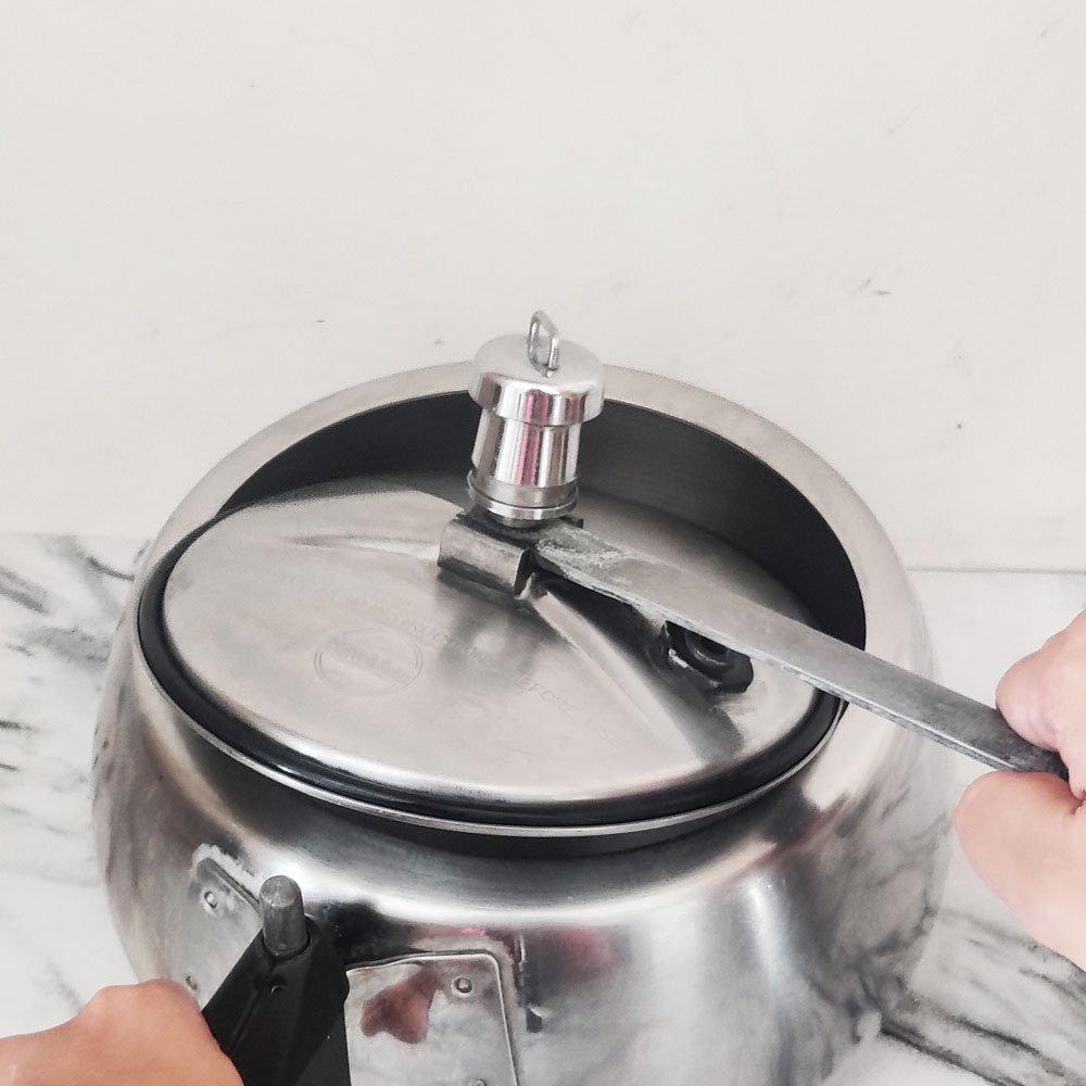 CBS STAINLESS STEEL KADAI TRIPLY WITH LID