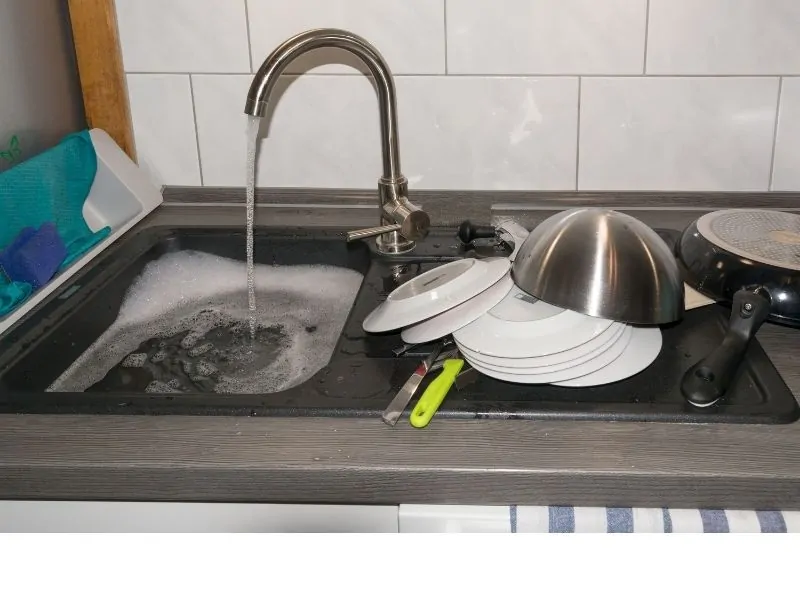 vacuum cleaner hacks- unclogging sink