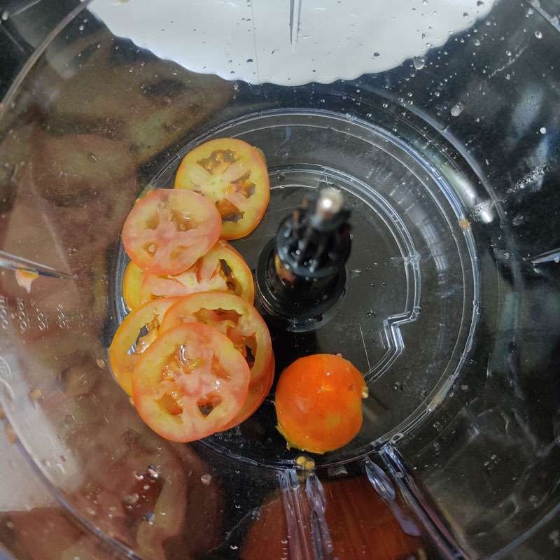 tomato sliced in Inalsa Inox food processor