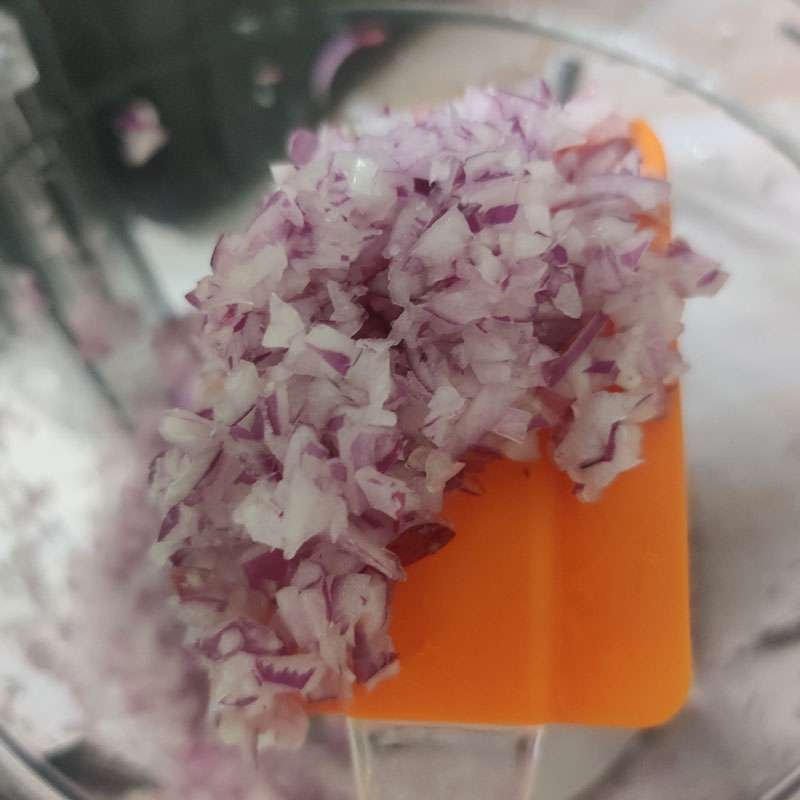 Onion chopped for Usha FP3811 food processor review