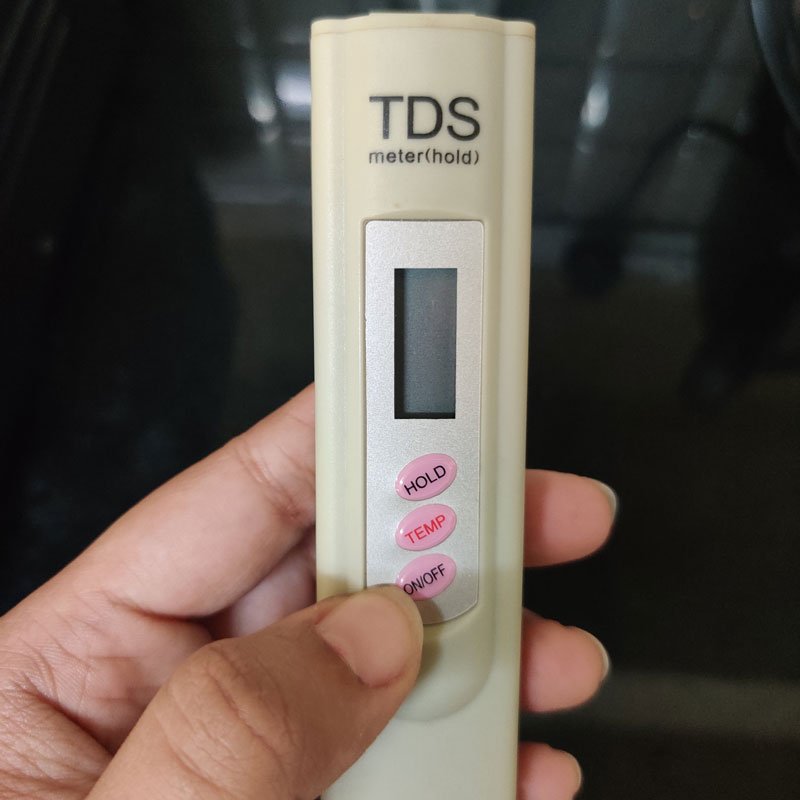 how to check TDS of water step 2- switch on tds meter