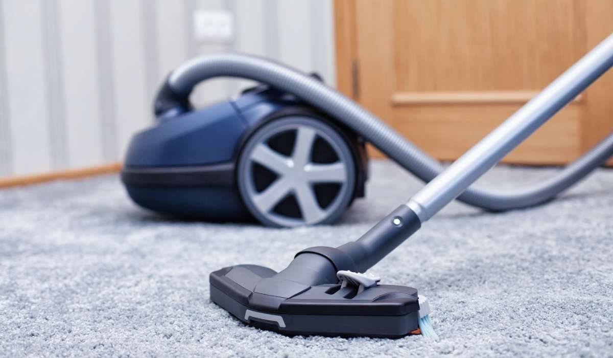 vacuum cleaner uses