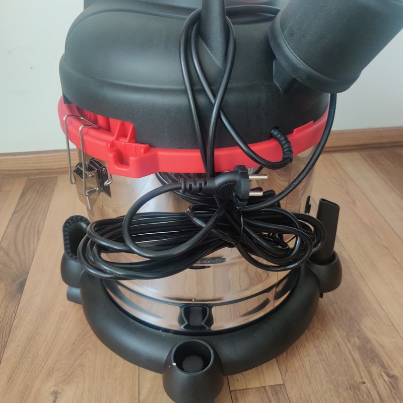 agaro ace wet and dry vacuum cleaner cord is not retractable